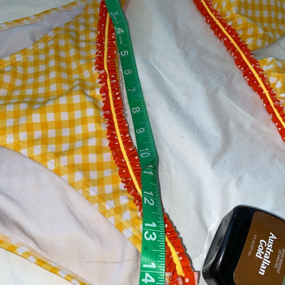 Bikini - Picture 2 of 4